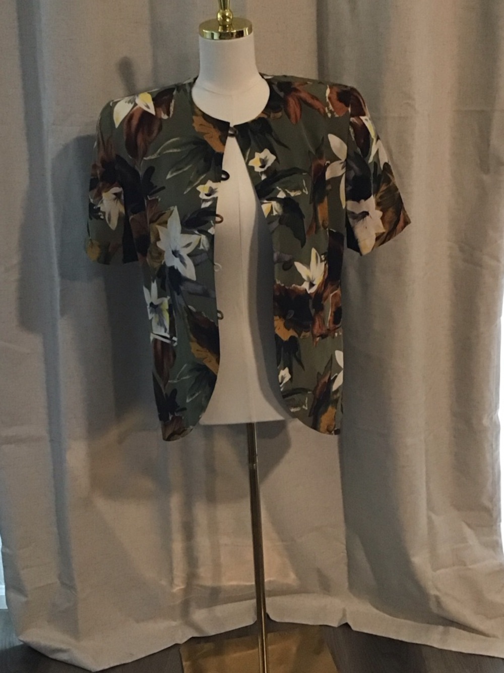 Jones New York Olive Floral Short-Sleeve Cardigan